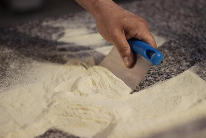 Teigschneider aus flexiblem Edelstahl