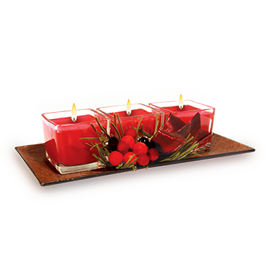Candele profumate in tazza su piatto trio