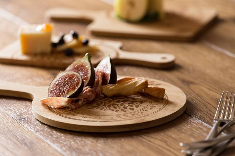 Runde Holzservierplatte + Griff 25x1cm