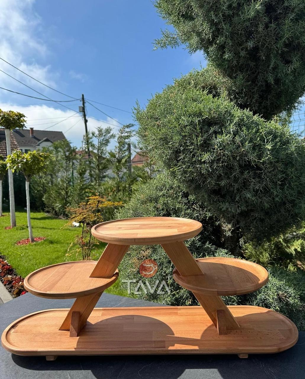 Derrase Holz mit Etagen