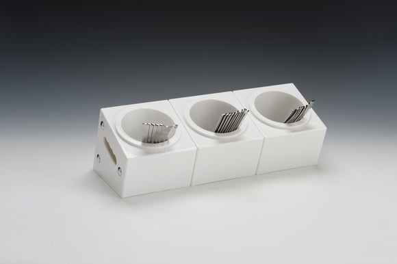 Mbajtese servisi plastike + tasa inox x 3cope e bardhe